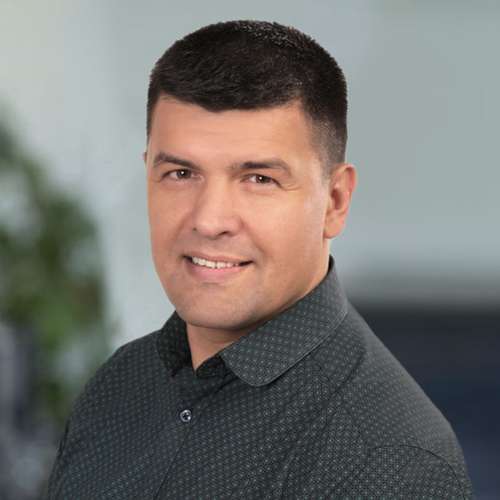 Arsenij Diete se encarga de la gestión del proyecto y la logística Imagen de Arsenij Diete - Despachador de logística y procesamiento en Aribas Printing Machinery